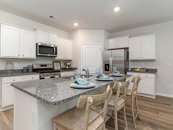 5th image of 605 Layla Way