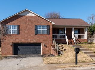 1118 Willow Creek Cir, Maryville, TN 37804