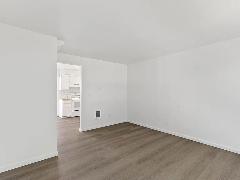 Greenwood Apartments — Photo 4