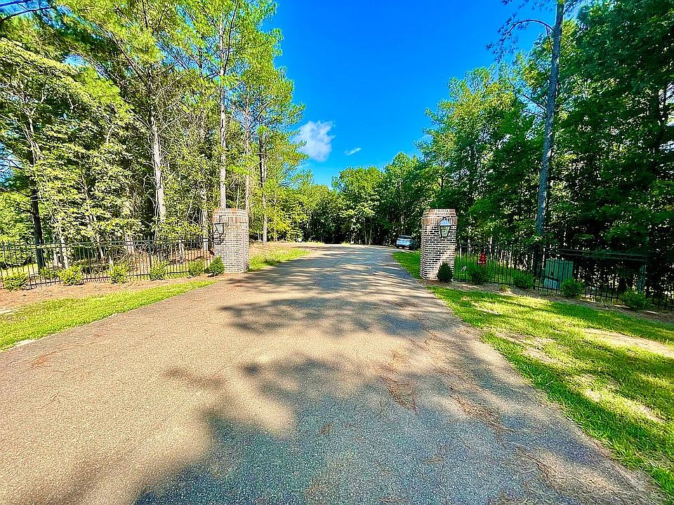 Entrance into Nevis Estates