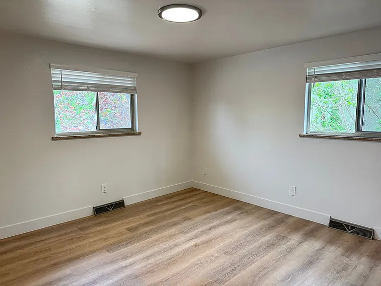 1505 Linden Ave — Photo 16