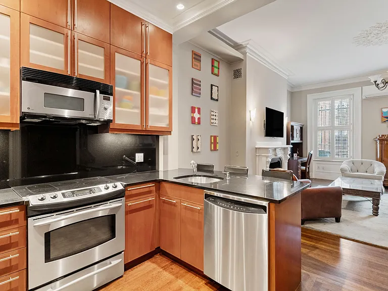 128 Marlborough St #2 — Photo 4