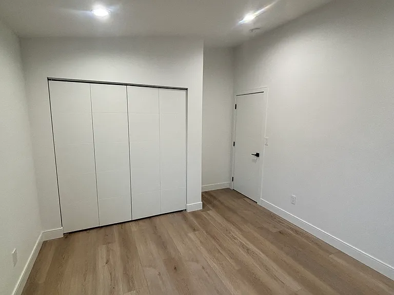 3924 W Longfellow Ave #B — Photo 10
