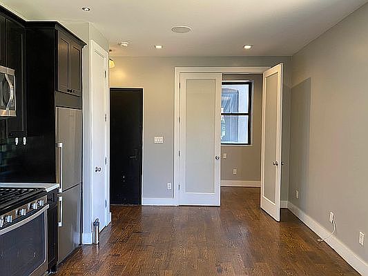 3rd image of 459 E 135th St #B2