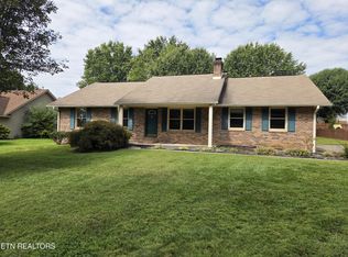 125 Country Walk Dr, Powell, TN 37849