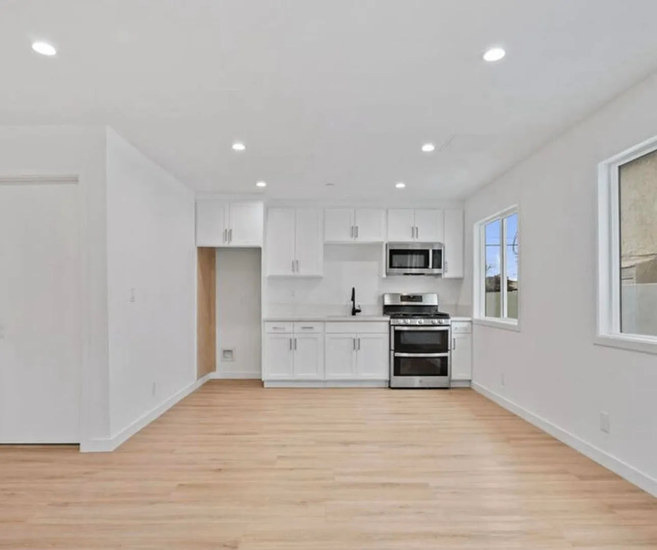 10914 Columbus LLC — Photo 4