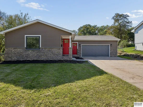 9125 Pauline St, Omaha, NE 68124