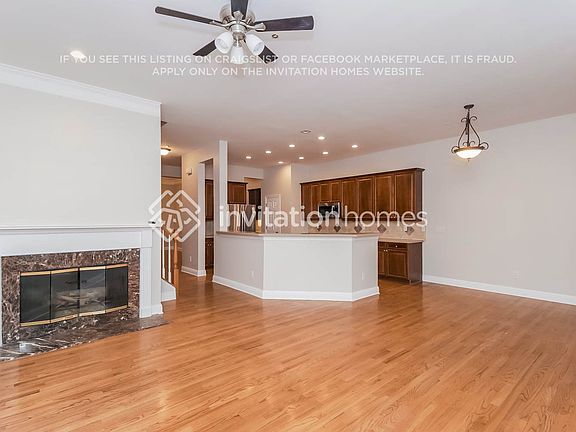 4th image of 303 Creekbank Way SE