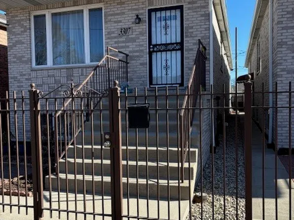 3307 S Artesian Ave, Chicago, IL 60608