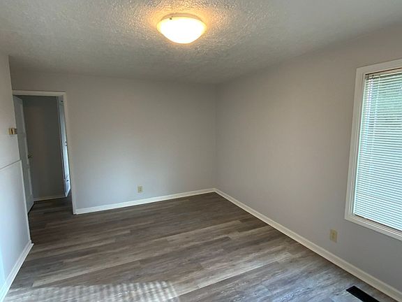 3rd image of 2905 E 13th St #V2905