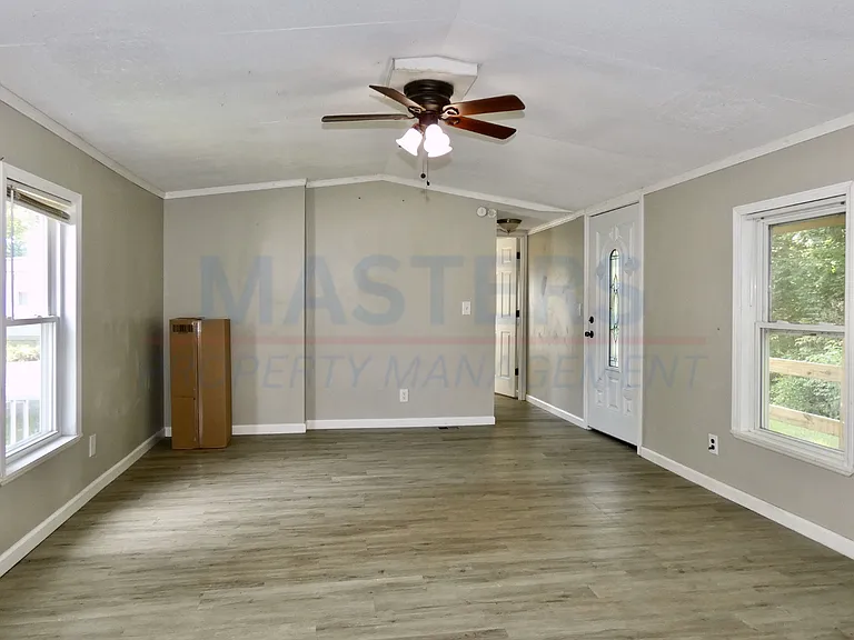 10635 Ford Rd — Photo 14