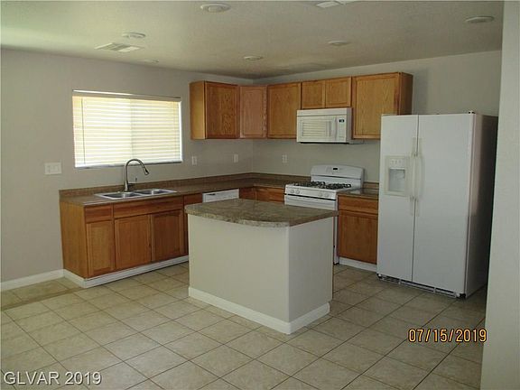 5th image of 587 Port Talbot Ave