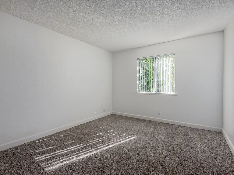 Rivercourt Apartments — Photo 19