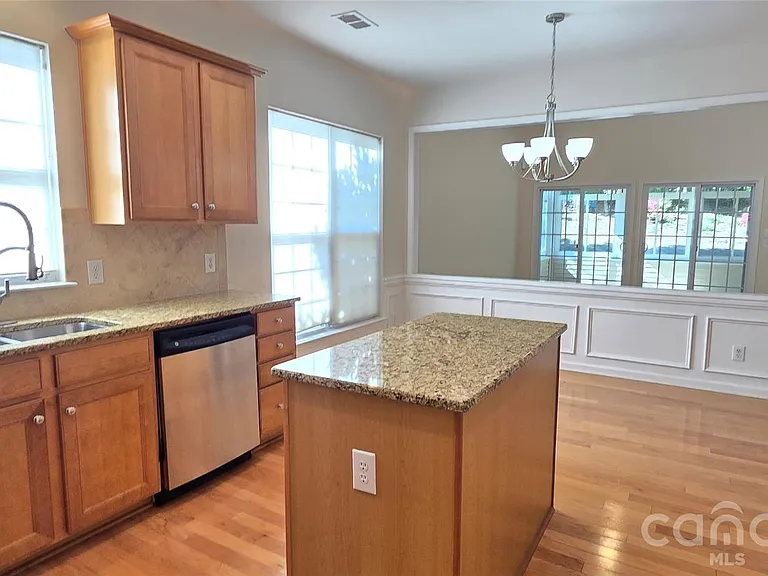 12051 Dunipace Ct — Photo 4