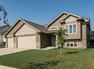 4577 Buckingham Dr NW, Rochester, MN 55901