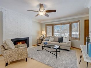 3003 Rankin Rd, Saint Anthony, MN 55418