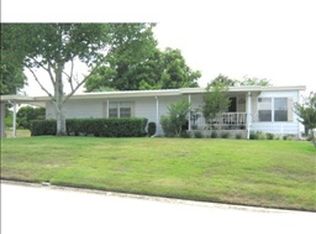 2146 E Lake Dr, Zellwood, FL 32798