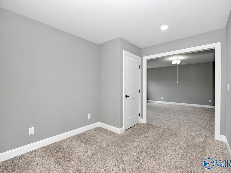 327 Pension Row — Photo 35
