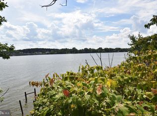 20 Wagners Ln, Essex, MD 21221