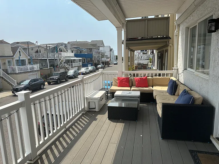 31 Illinois Ave #1 — Photo 9