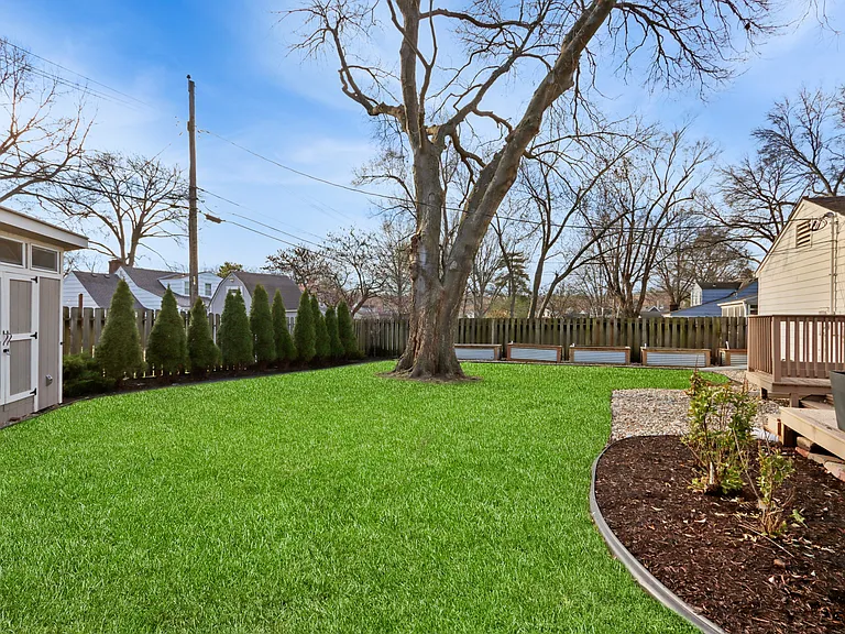 7329 Ash St — Photo 34