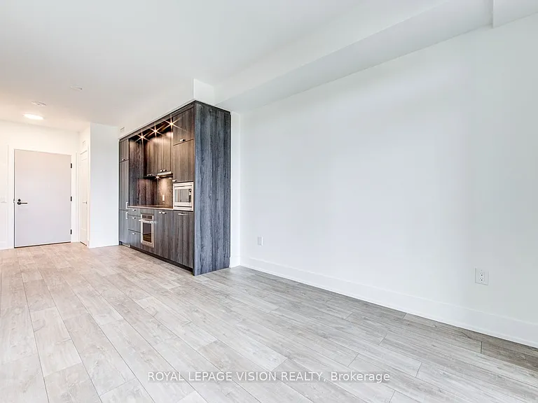 858 Dupont St #716 — Photo 10