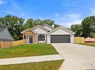 16430 Crossing Cir, Lindale, TX 75771