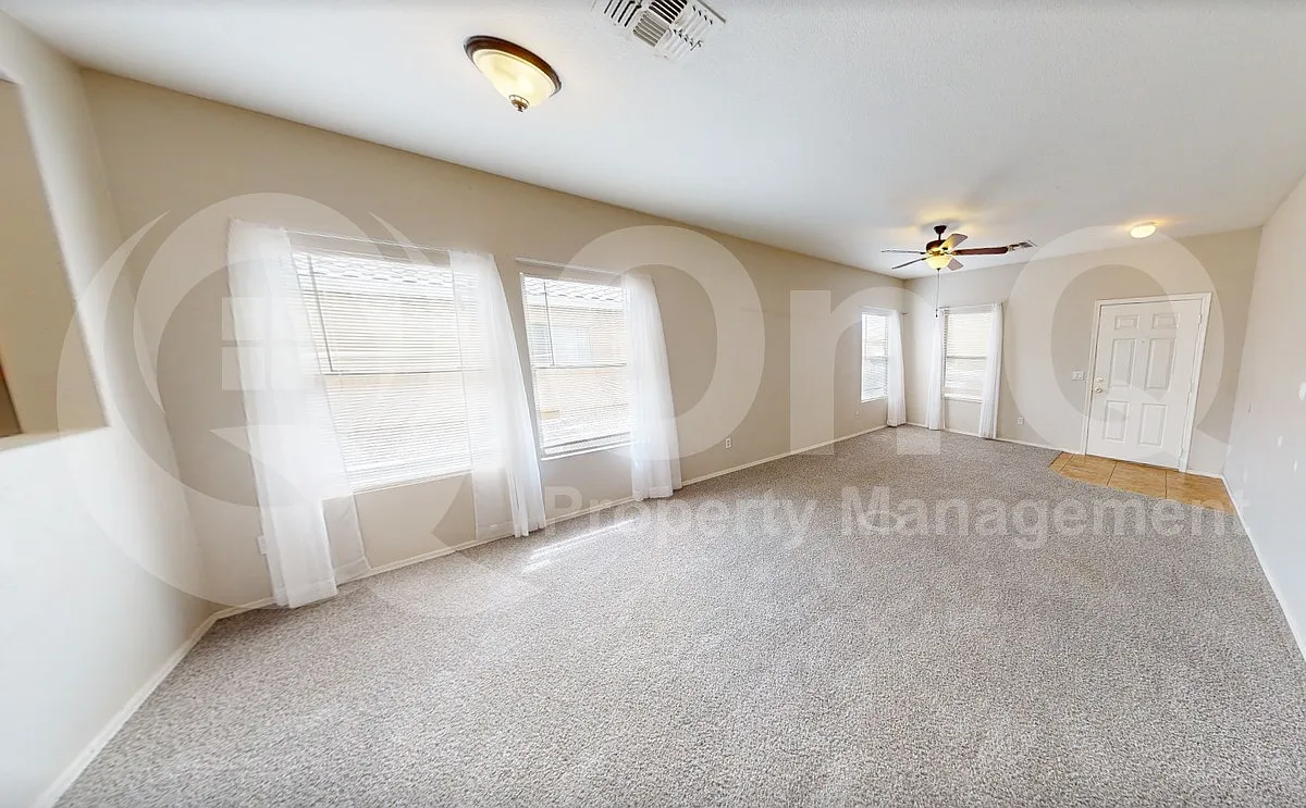 3 bed, 2.0 bath, 1381 sqft, $1,799 — Photo 2