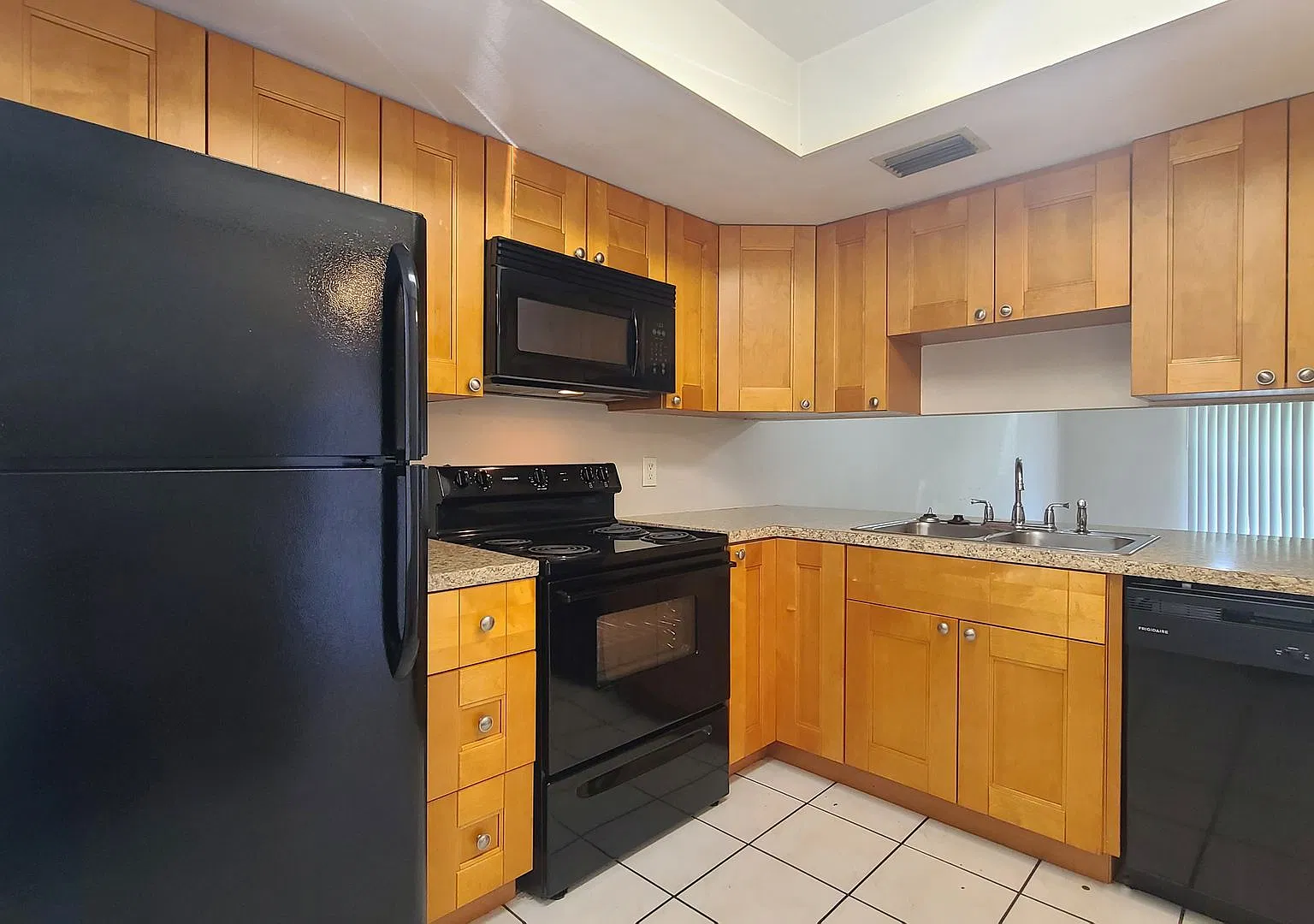 USF area 2/2 Condo — Photo 3