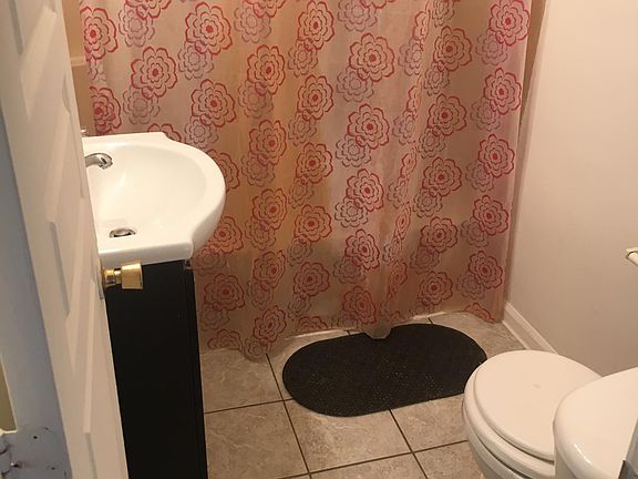 4th image of 224 Ivanhoe Ct