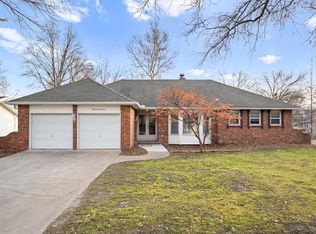 1417 E Sunvale Ter, Olathe, KS 66062