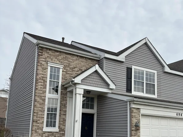 694 Savannah Ln, Crystal Lake, IL 60014