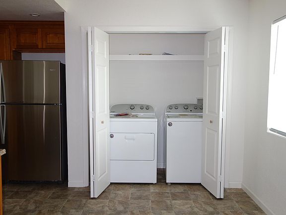 4th image of 208 Grant Ave APT B2
