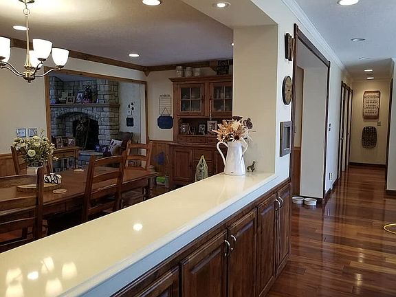 Garage entrance & hall view