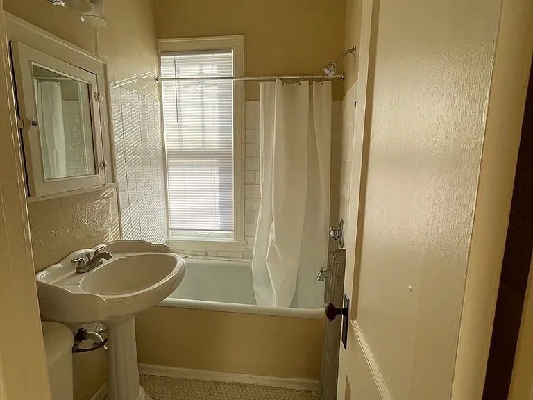 Kewanis Court Apartments — Photo 11