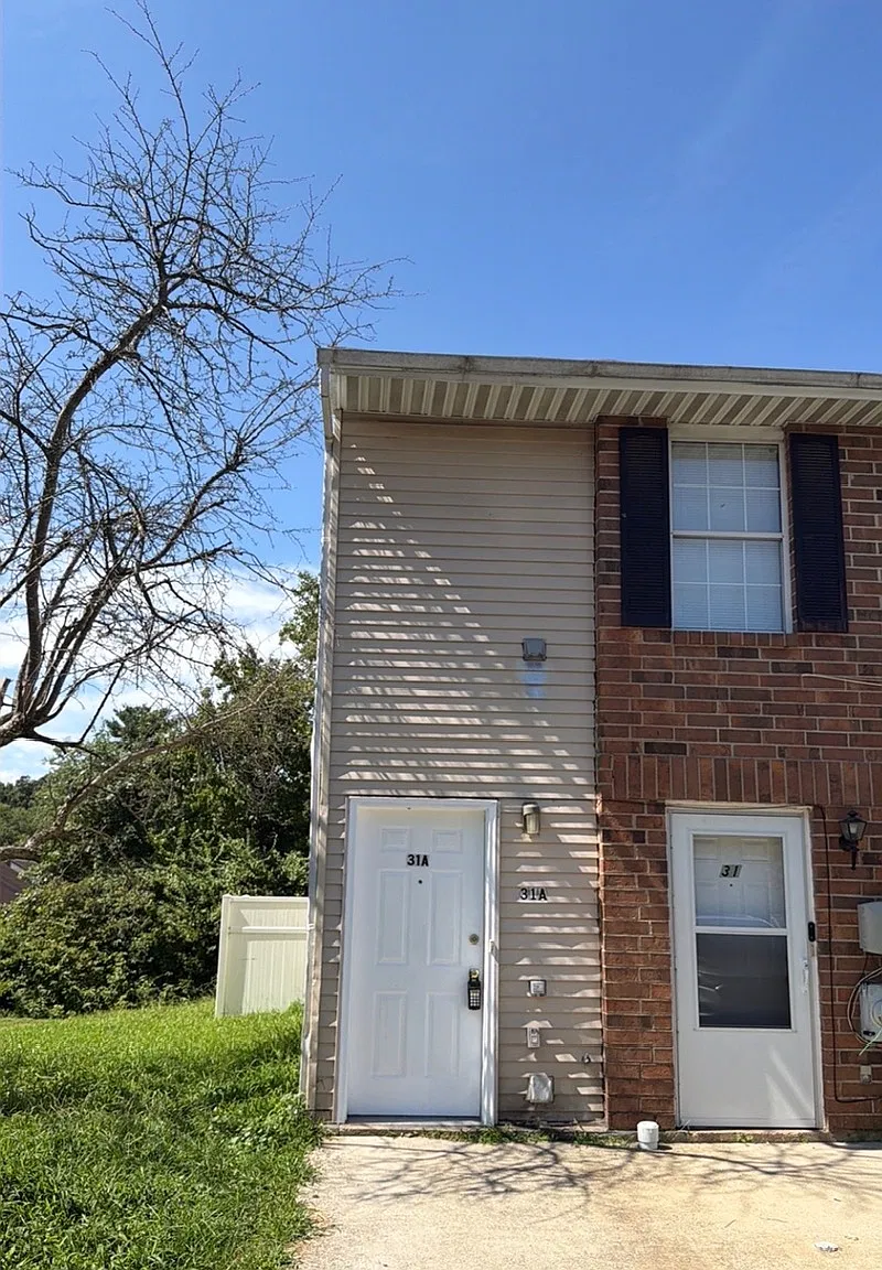 Golderg - 31 Revelle Street - 2 — Photo 1