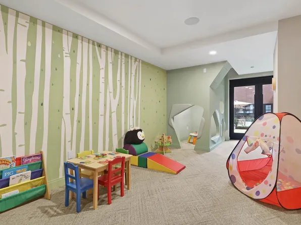 520 West 43rd Street image 19 of 21