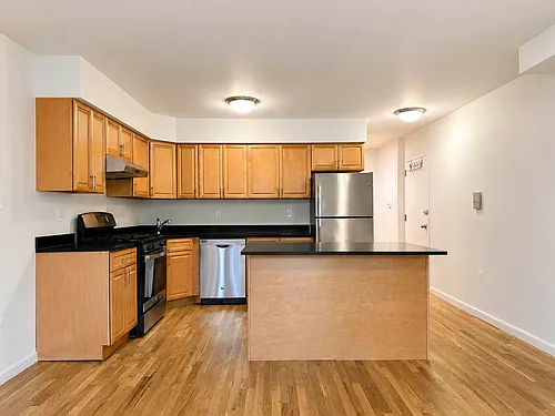 73-04 Ditmars Blvd #1R Photo 1