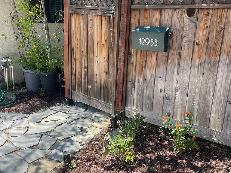 12953 Borden Ave — Photo 21