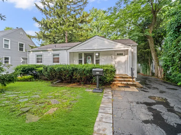 2954 Greenwood Ave, Highland Park, IL 60035