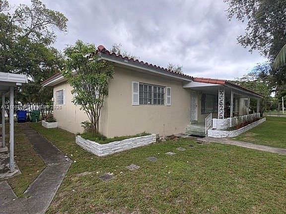 2nd image of 701 SW 20th Rd Unit 703