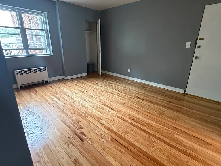 293 N Clinton St #E — Photo 3
