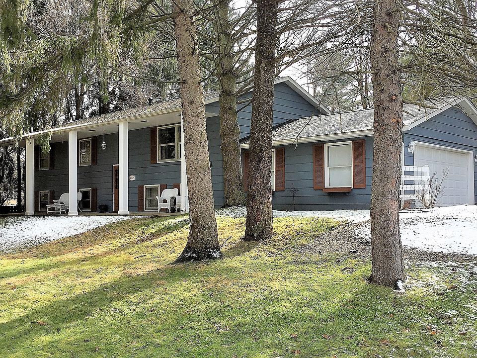 1st image of 158 Spruce Dr NE