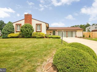 8 Valley Forge Pl, Laurel Springs, NJ 08021