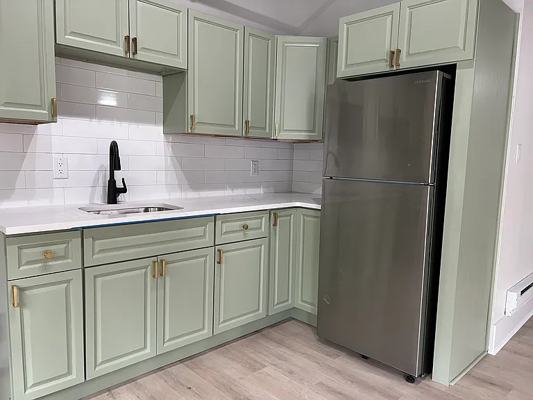 110 Railroad Ave #4 — Photo 1