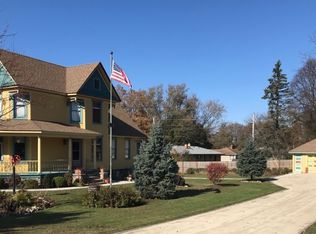200 W Woodstock St, Crystal Lake, IL 60014