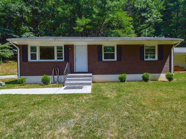 5647 Canyon Rd, Roanoke, VA 24018