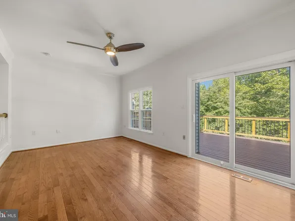 5703 Gladden Ct, Alexandria, VA 22303