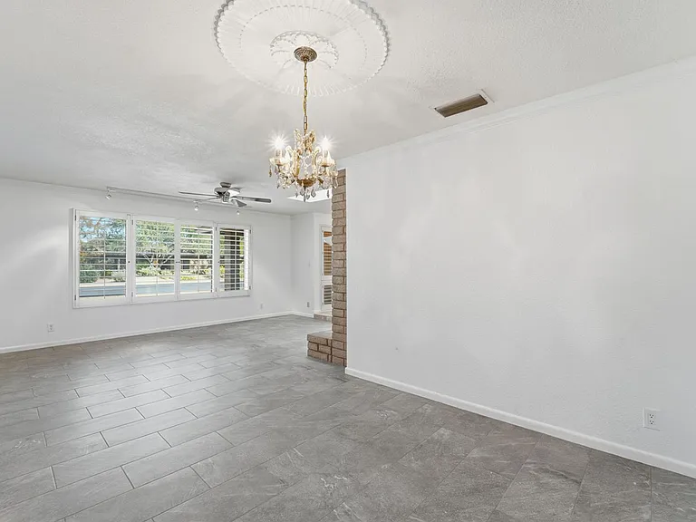 2051 E Hermosa Dr — Photo 24