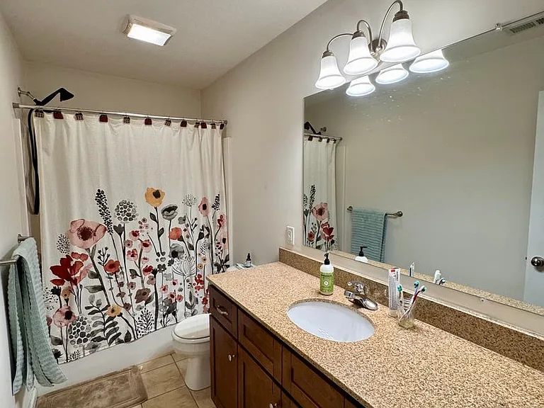 1029 Shenandoah St #108 — Photo 7